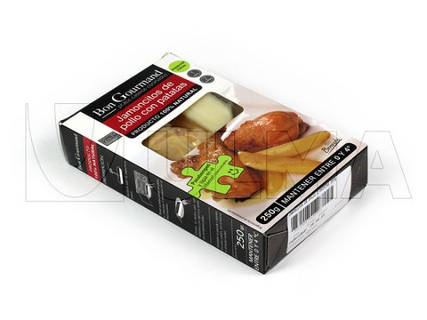 Confezionamento di prosciuttini di pollo arrosto in termoformatrice sottovuoto