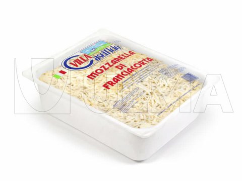 Confezionamento di formaggio grattuggiato mozzarella in termoformatrice con atmosfera modificata (MAP)