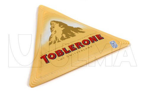 Confezionamento cioccolato in termoformato con film flessibile.