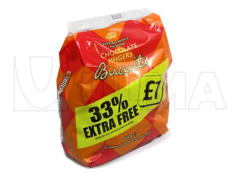 Confezionamento di biscotti di cioccolato in buste con fondo stabile e film BOPP.