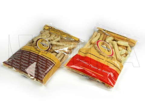 Confezionamento di grissini in buste a cuscino