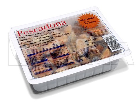 Confezionamento di cozze cotte ultracongelate in termoformato