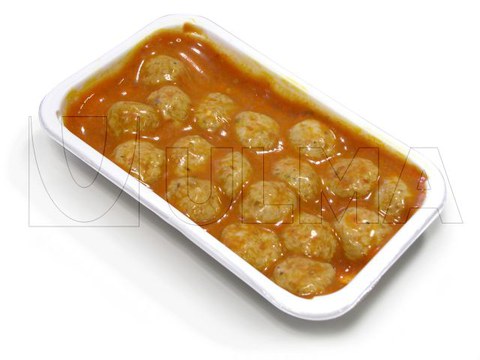 Confezionamento di prodotti a base di carne e polpette con sugo in vassoi termosaldati skin